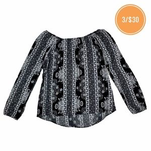 Off shoulder tops size S-M